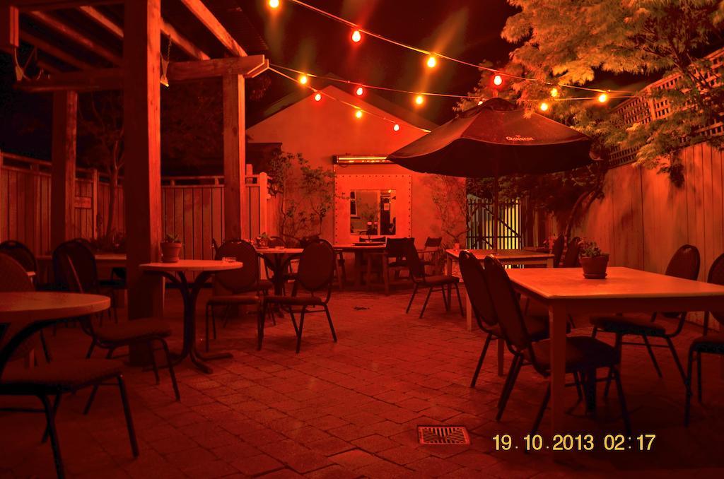 The Prince Albert Backpackers & Bar Nelson Eksteriør billede
