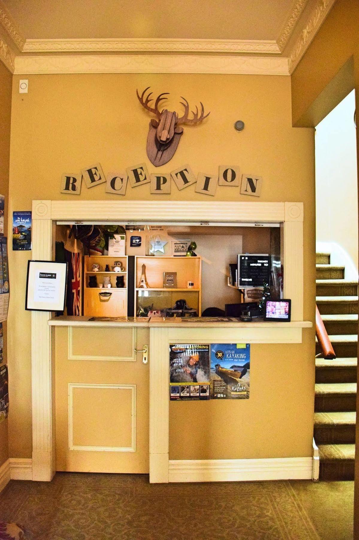 The Prince Albert Backpackers & Bar Nelson Eksteriør billede